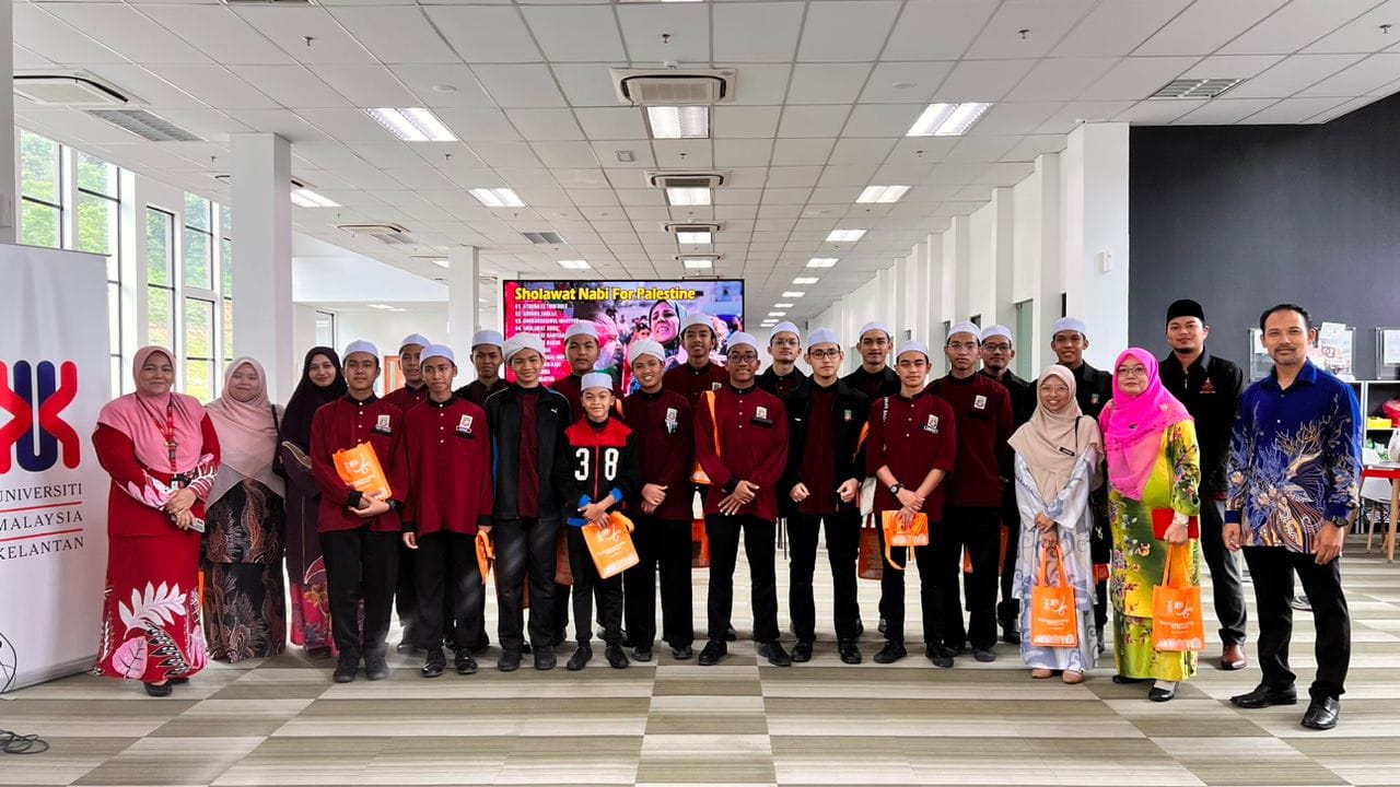 lawatan sambil belajar Kolej Tahfiz Sains Nurul Aman ke Pejabat Perpustakaan dan Pengurusan Ilmu UMK Kampus Jeli.